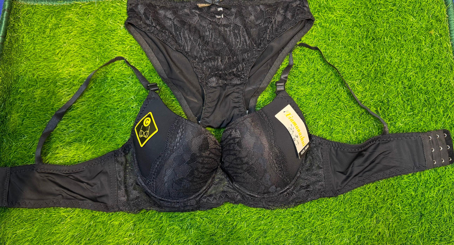 Luxury Black Lace Bra & Panty Set – Padded, Underwired, Elegant Design